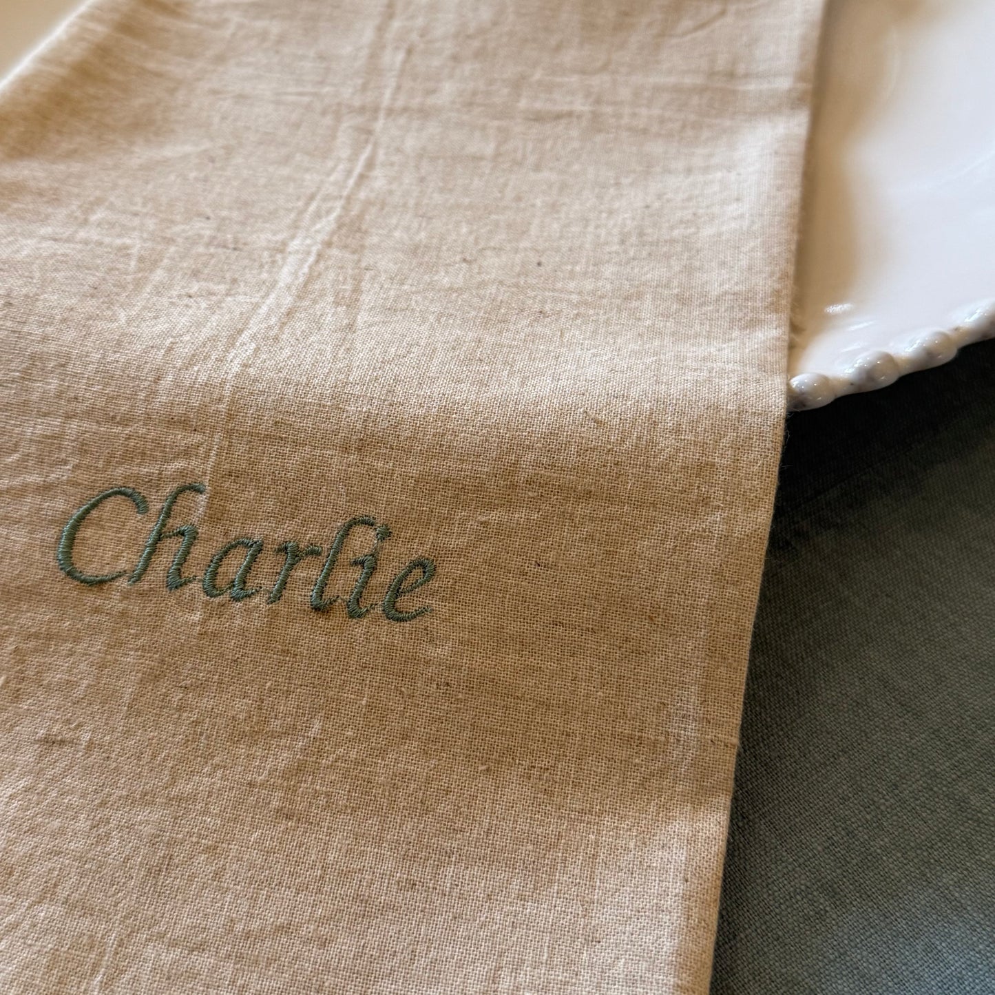 Servet Natural Ruffle - personaliseerbaar